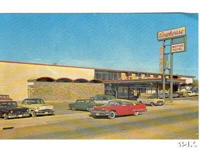 Cowhouse_Hotel_Killeen_TX_1950s.jpg